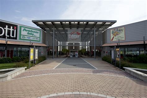 fidenza shopping park.